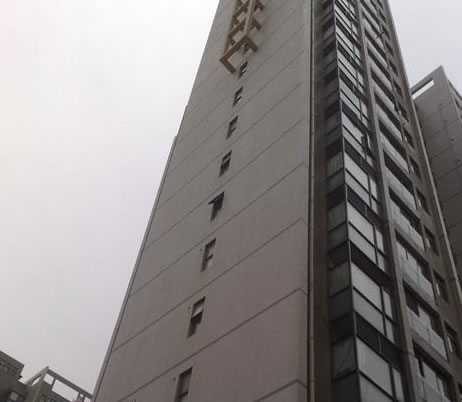 居民大樓安裝輕質隔板_輕質隔墻板生產線設備_輕質隔墻板設備-湖北博悅佳實業(yè)有限公司